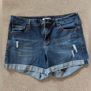 Refuge Women’s Size 10 Cuffed Jean Shorts